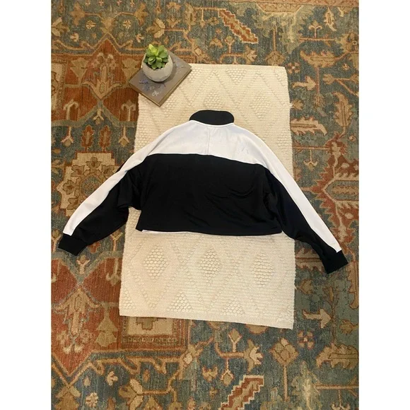 Puma Cropped Quarter Zip, Size Large - Picture 2 of 4